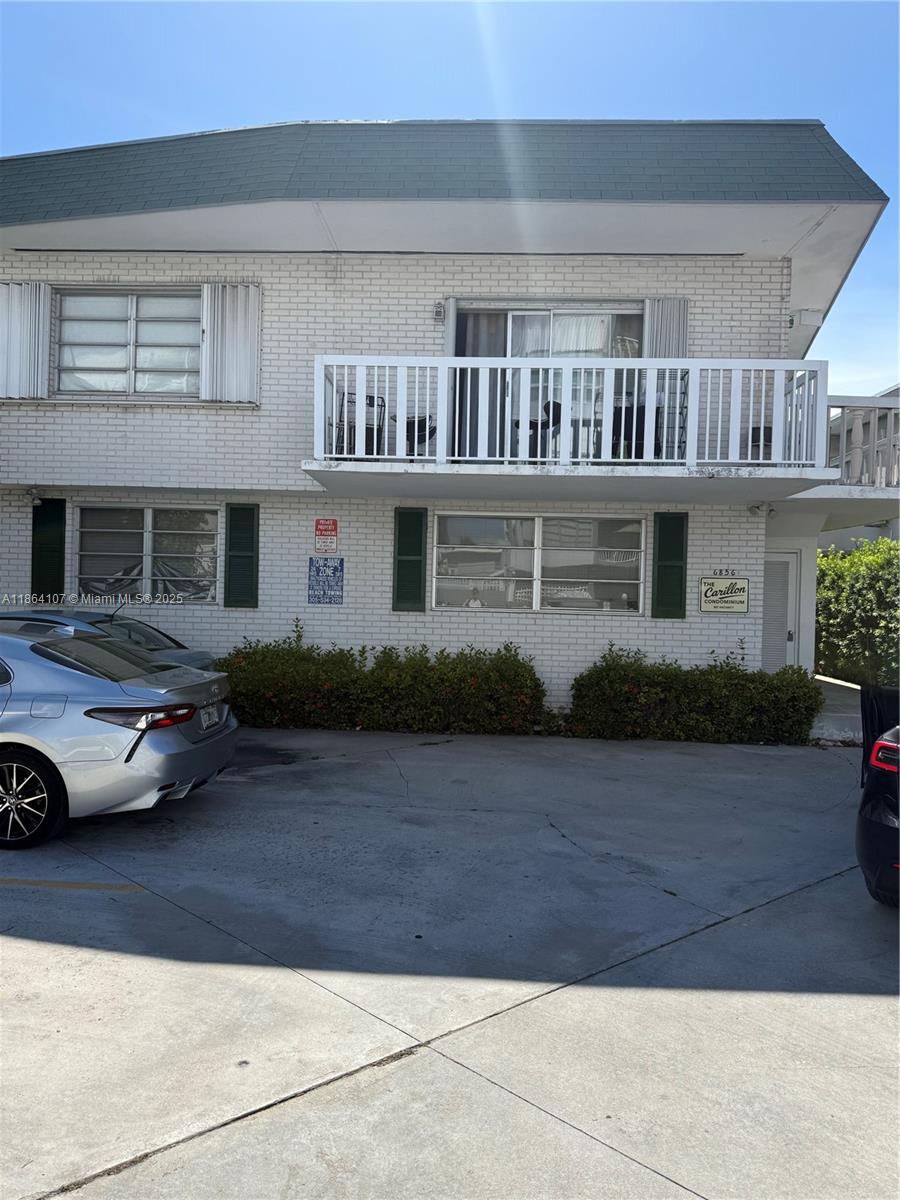 Discover this delightful one-bedroom unit that's perfect for your Miami Beach lifestyle. Situated on the second floor, this gem offers both privacy and tranquility while still being close to the beach. Enjoy the convenience of assigned parking