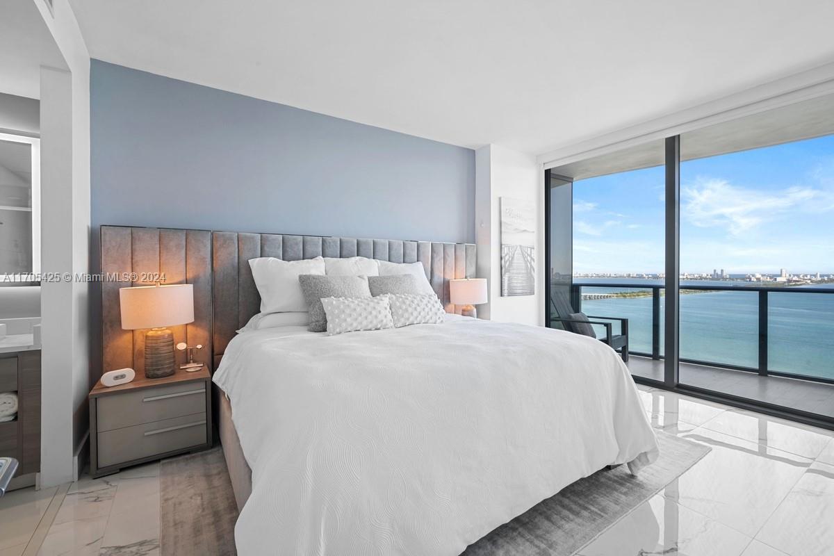 ICON BAY CONDO - Residential