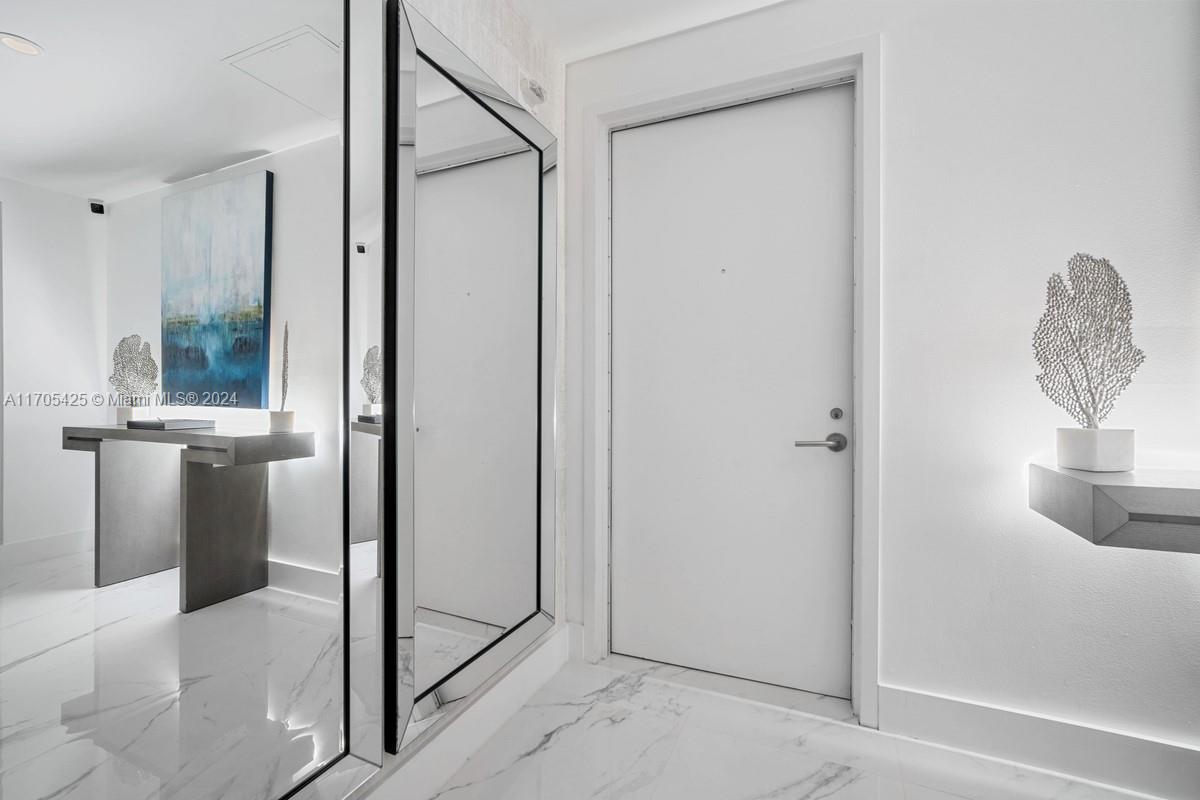 ICON BAY CONDO - Residential