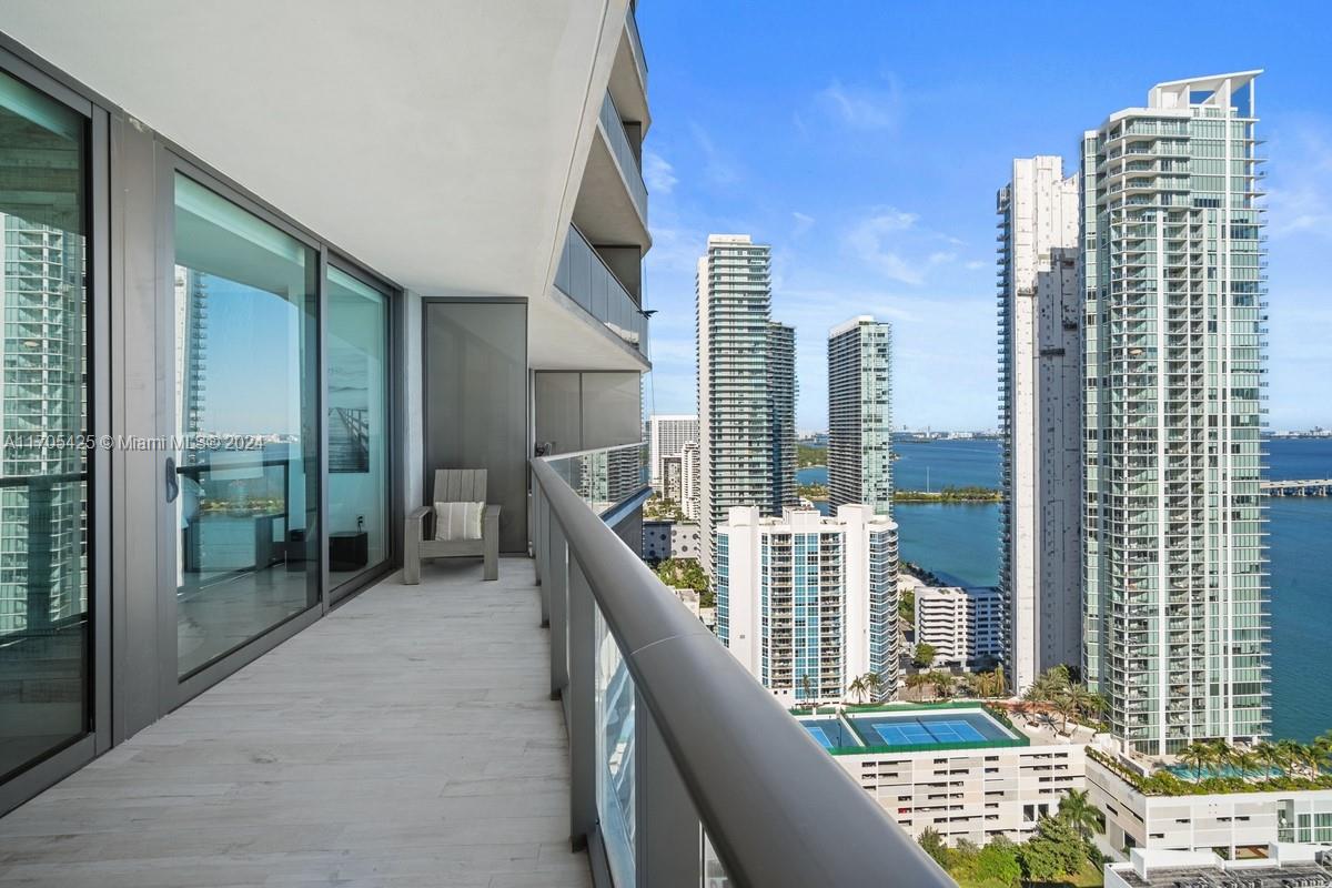 ICON BAY CONDO - Residential