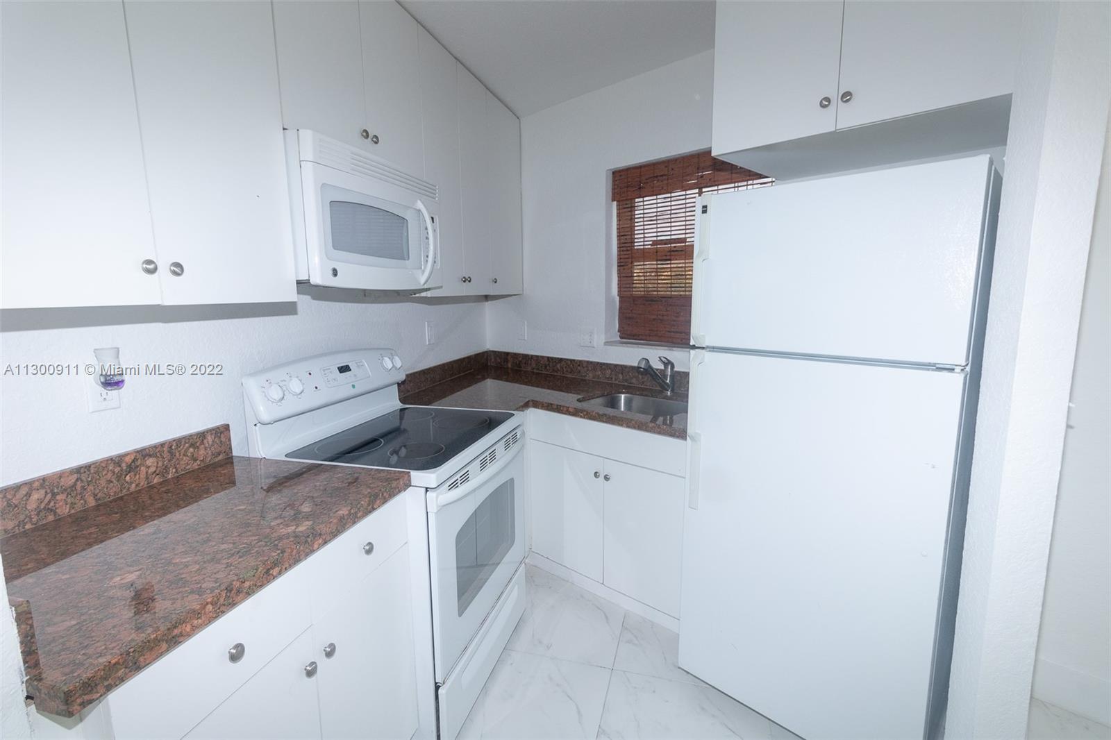 OAKLAND POINTE CONDO - Residential Lease