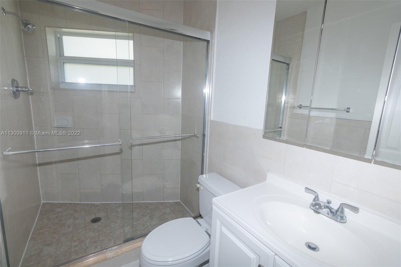 OAKLAND POINTE CONDO - Residential Lease