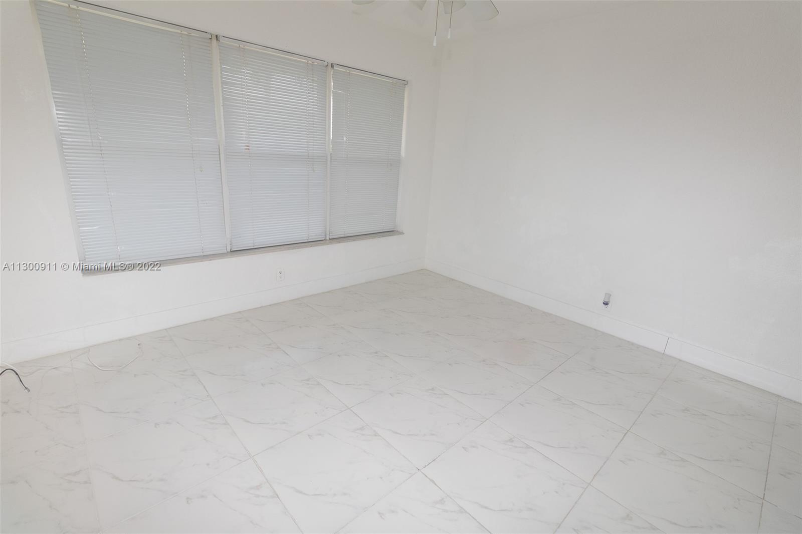 OAKLAND POINTE CONDO - Residential Lease