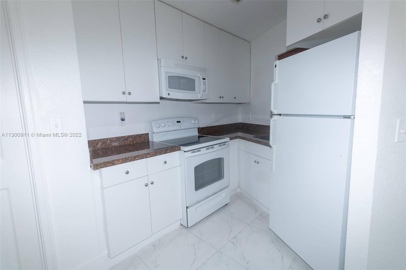 OAKLAND POINTE CONDO - Residential Lease