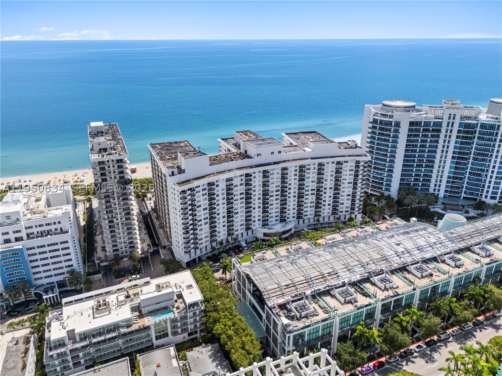 6039 Collins Ave 809