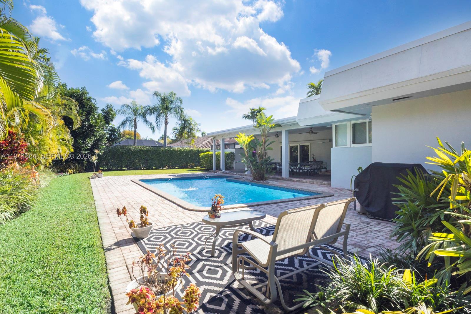 PINE NEEDLE MANORS - Residential