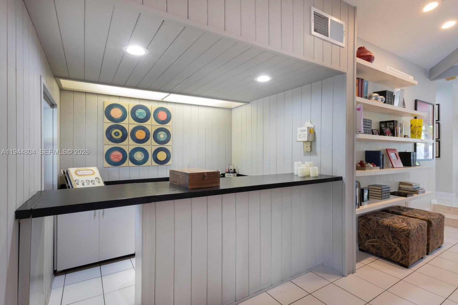 PINE NEEDLE MANORS - Residential