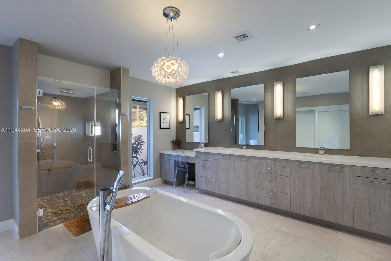 PINE NEEDLE MANORS - Residential