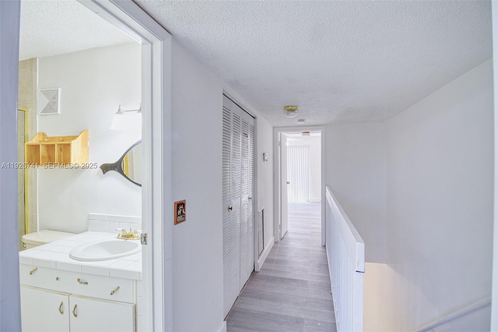 VILLAGE TOWNHOUSES NO TWO - Residential Lease