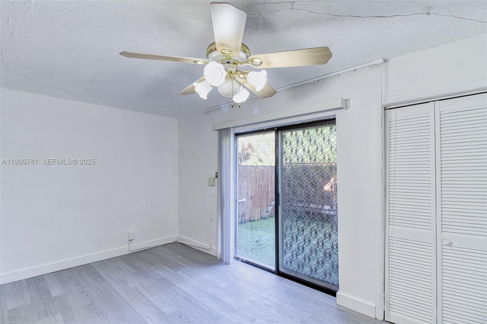 VILLAGE TOWNHOUSES NO TWO - Residential Lease