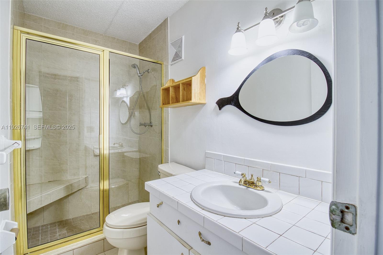 VILLAGE TOWNHOUSES NO TWO - Residential Lease