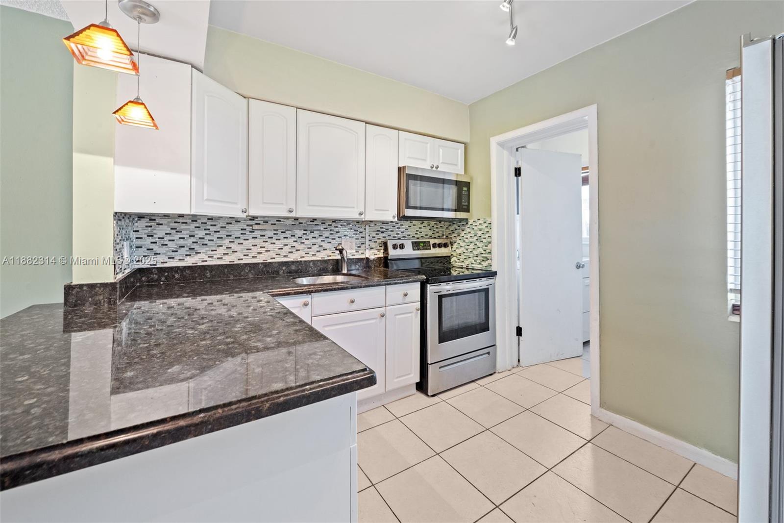 BONIELLO VILLAS SEC TWO - Residential Lease