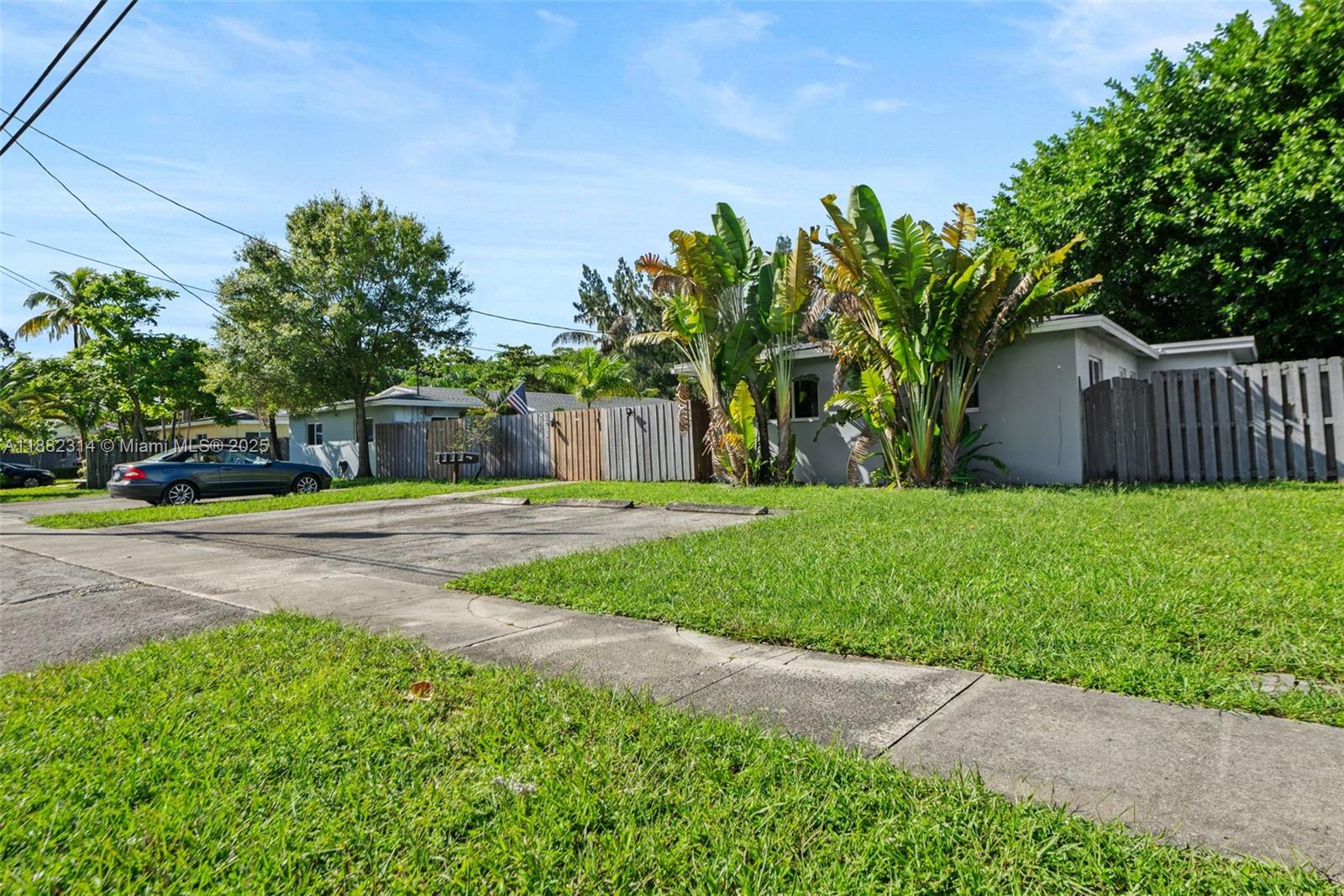 BONIELLO VILLAS SEC TWO - Residential Lease
