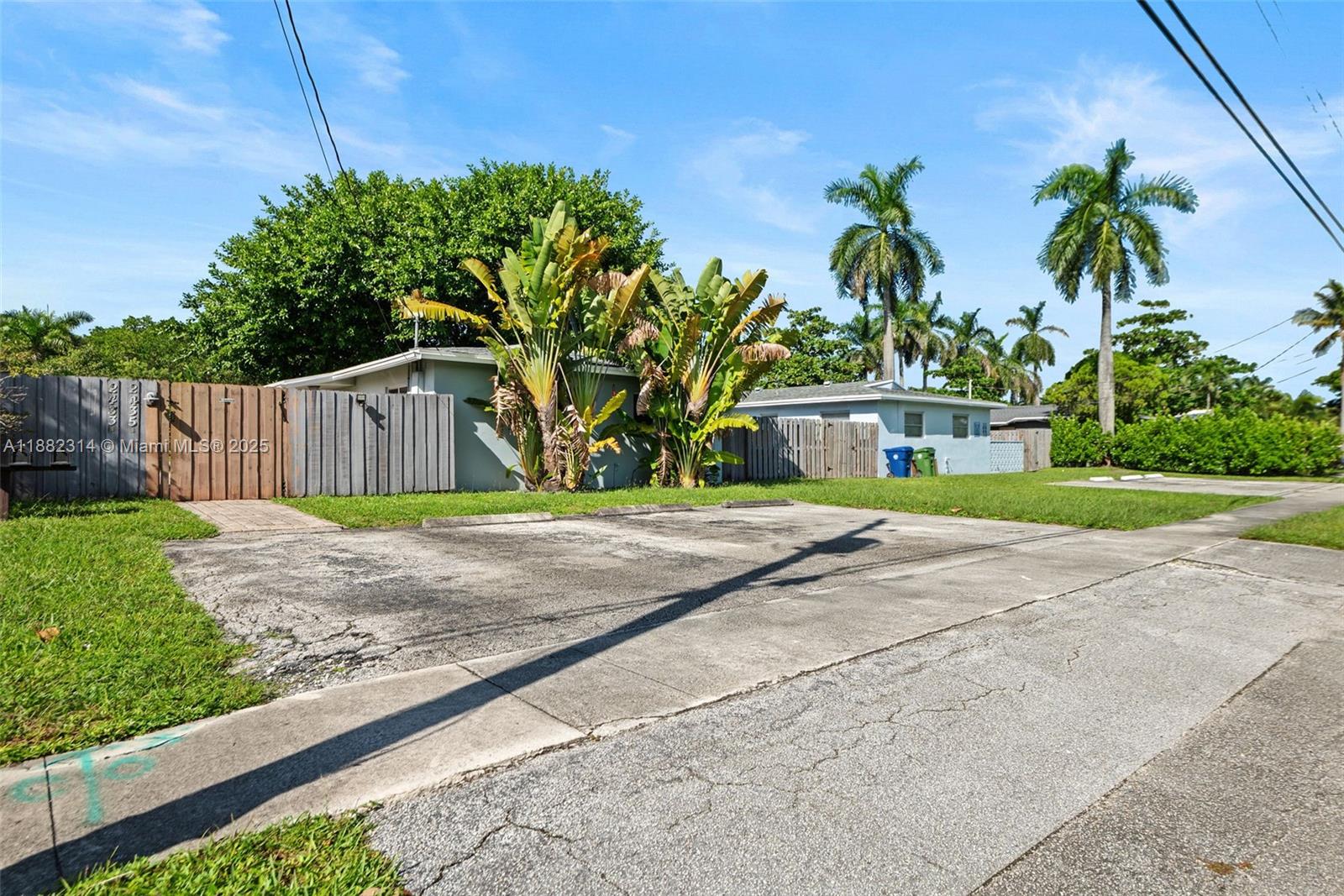 BONIELLO VILLAS SEC TWO - Residential Lease
