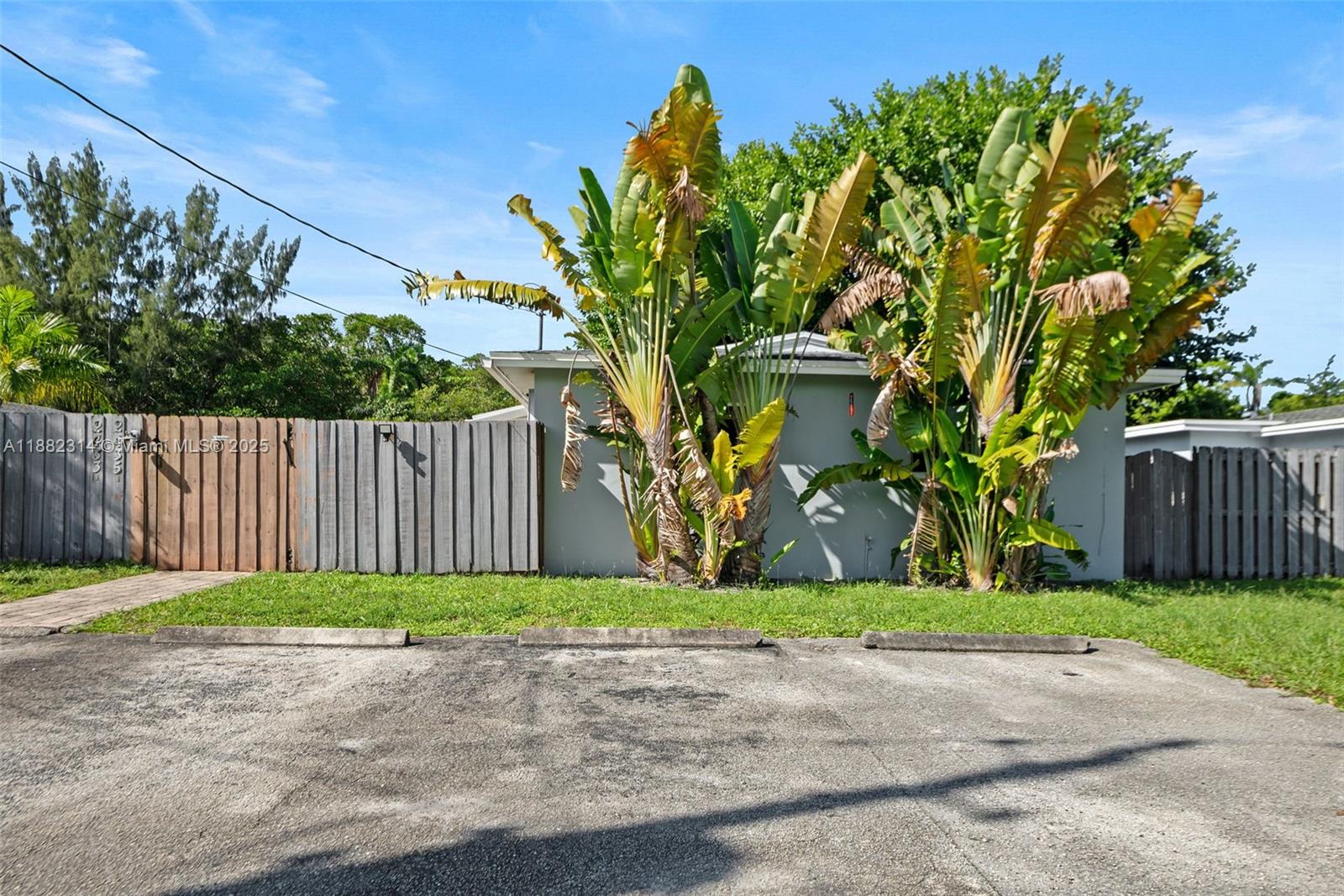 BONIELLO VILLAS SEC TWO - Residential Lease