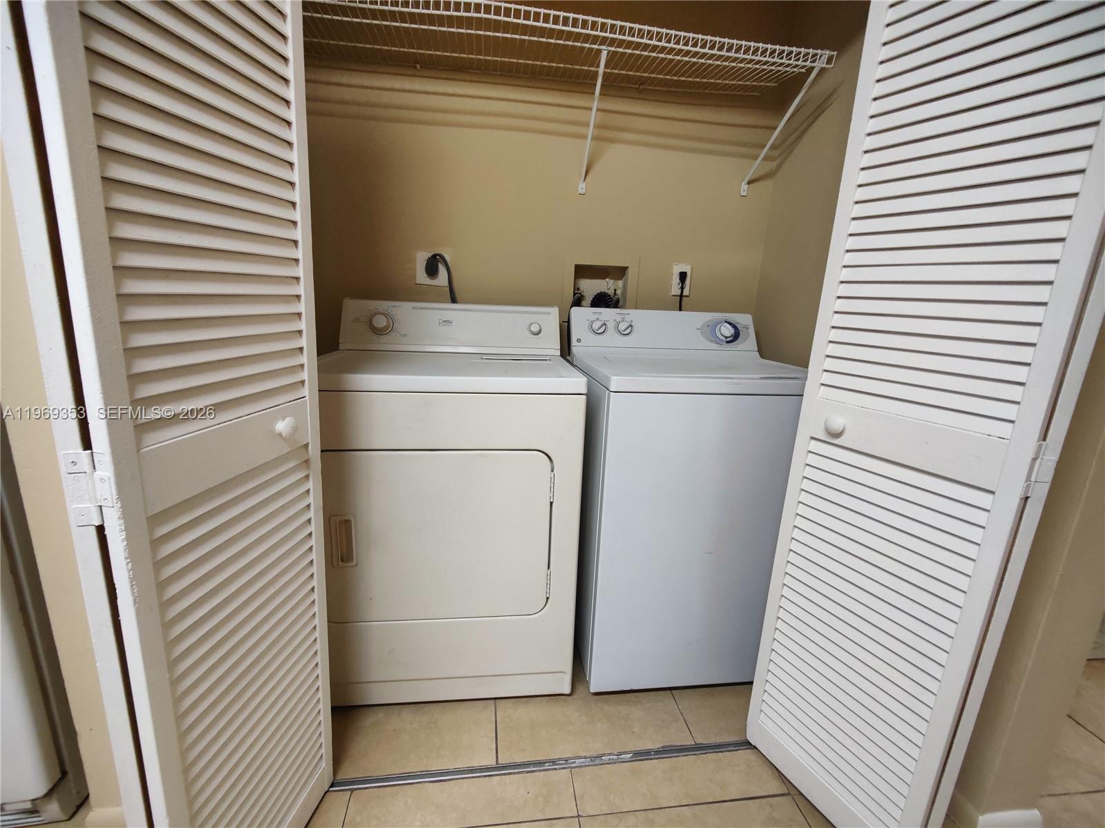 SUMMER LAKE - Residential Lease