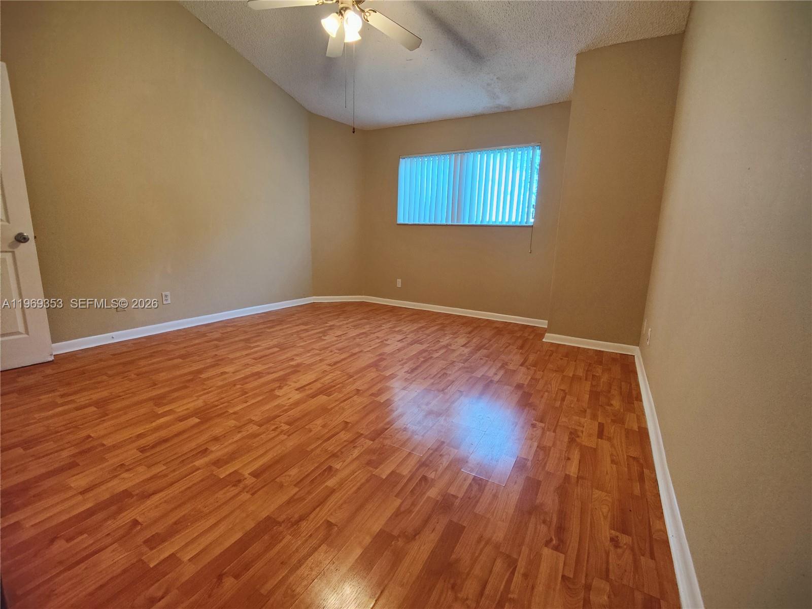 SUMMER LAKE - Residential Lease