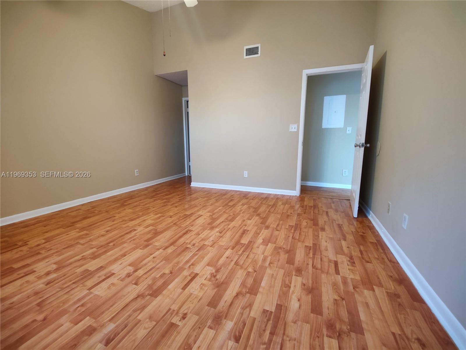 SUMMER LAKE - Residential Lease