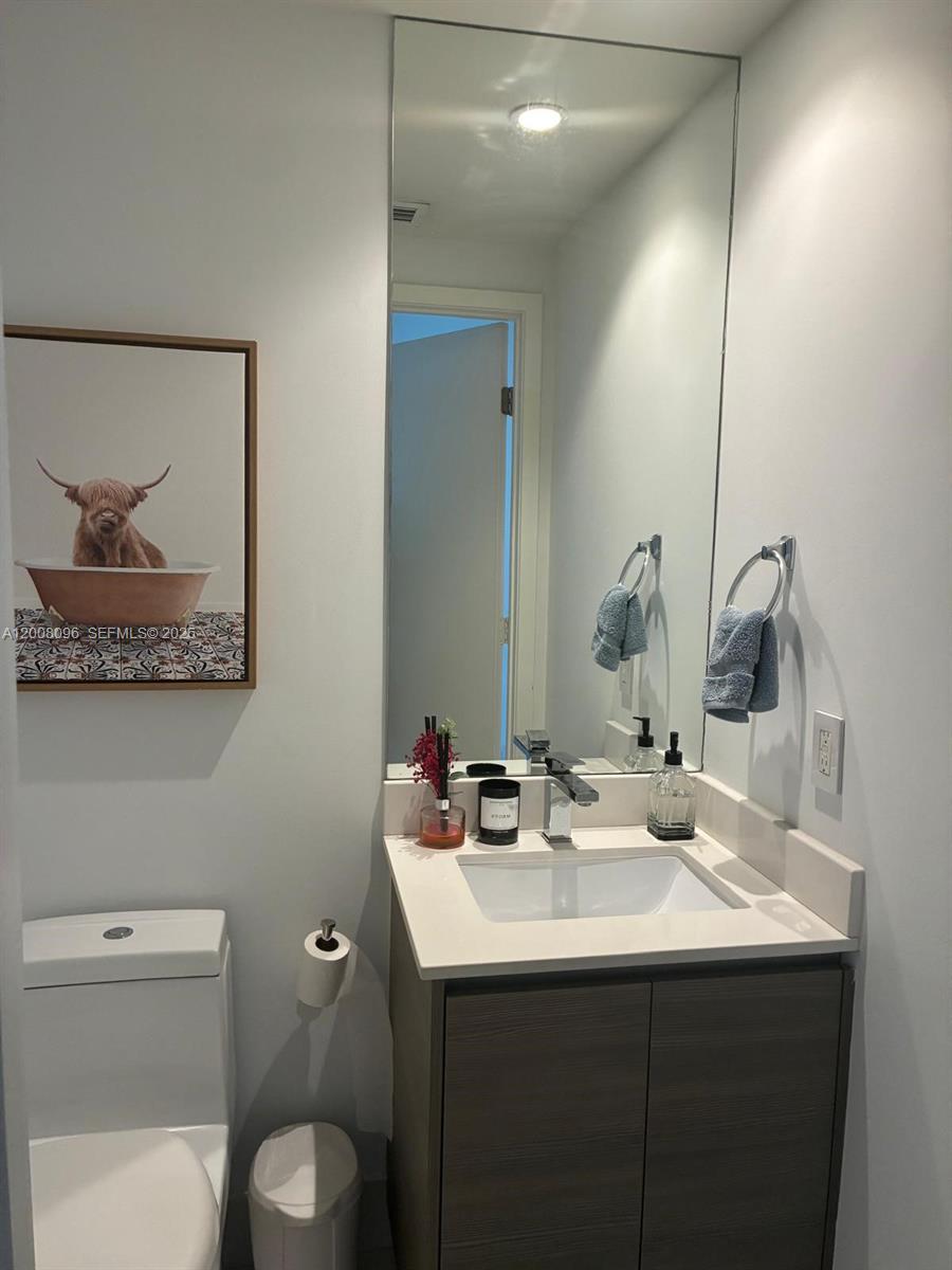 ICON BAY CONDO - Residential