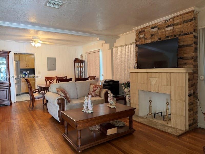 COLUMBIA PARK CORR PL - Residential