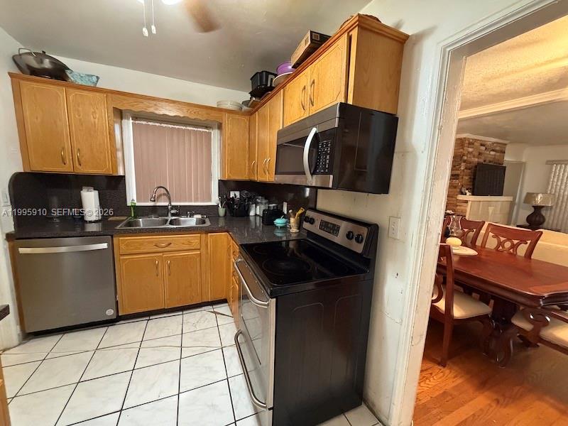 COLUMBIA PARK CORR PL - Residential