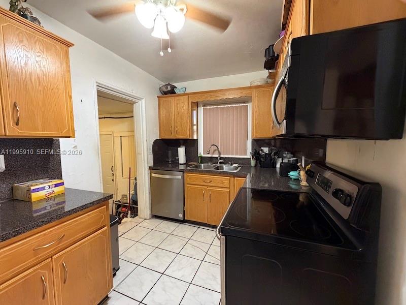 COLUMBIA PARK CORR PL - Residential