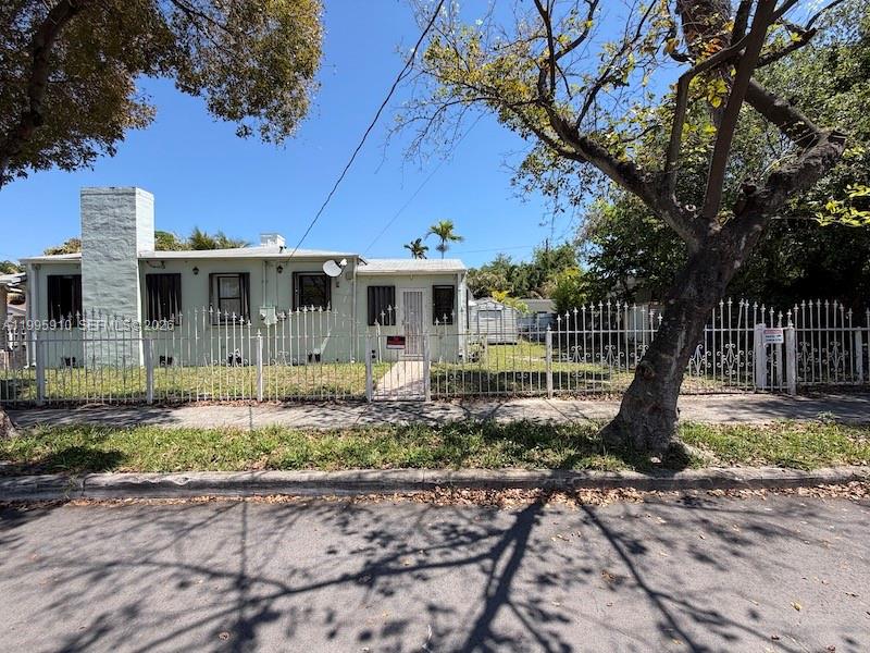 COLUMBIA PARK CORR PL - Residential