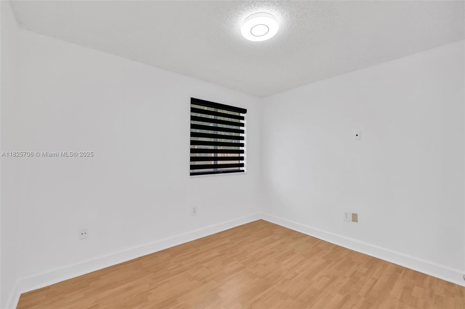 DORAL LANDINGS EAST - Residential