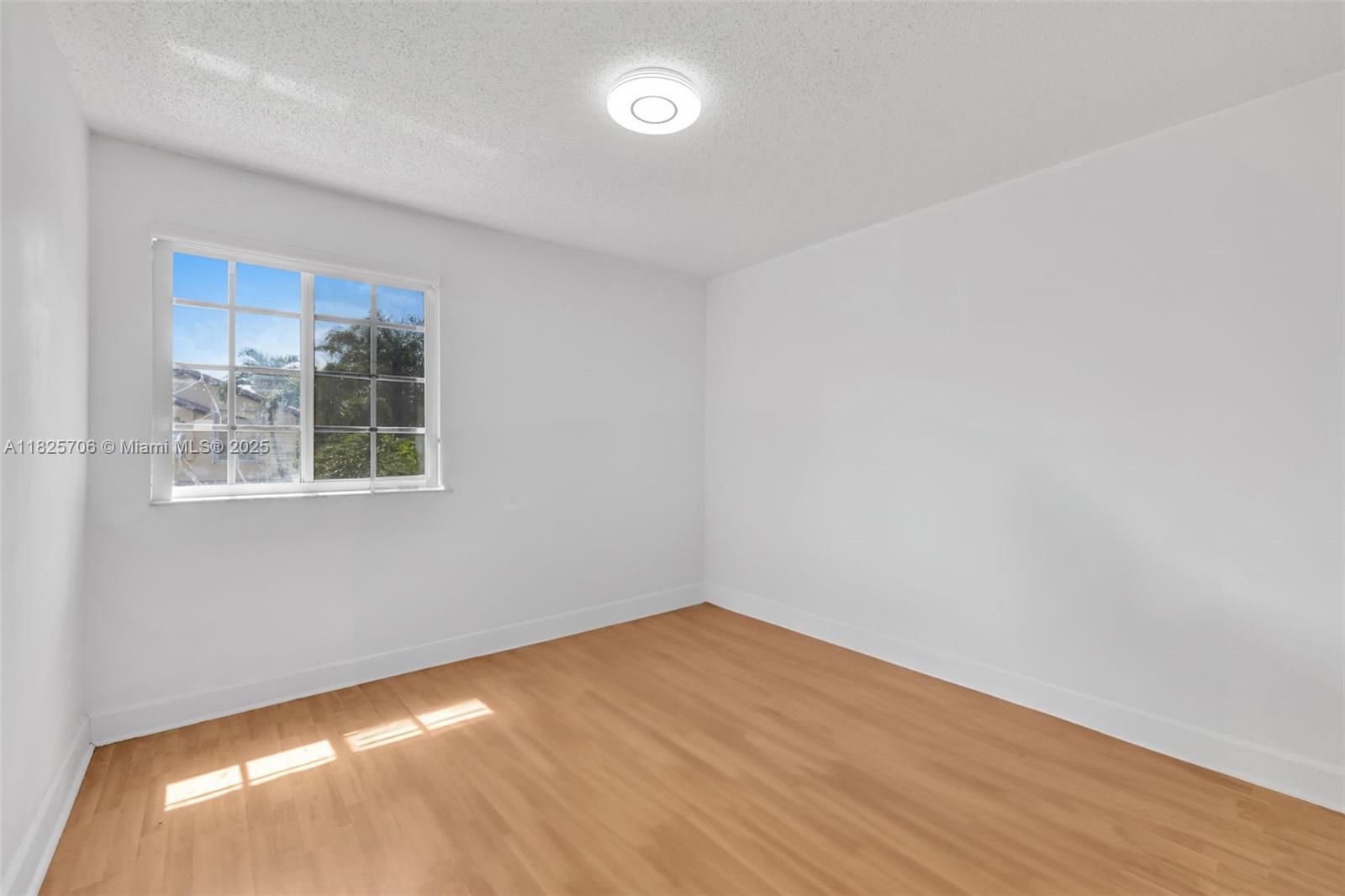 DORAL LANDINGS EAST - Residential