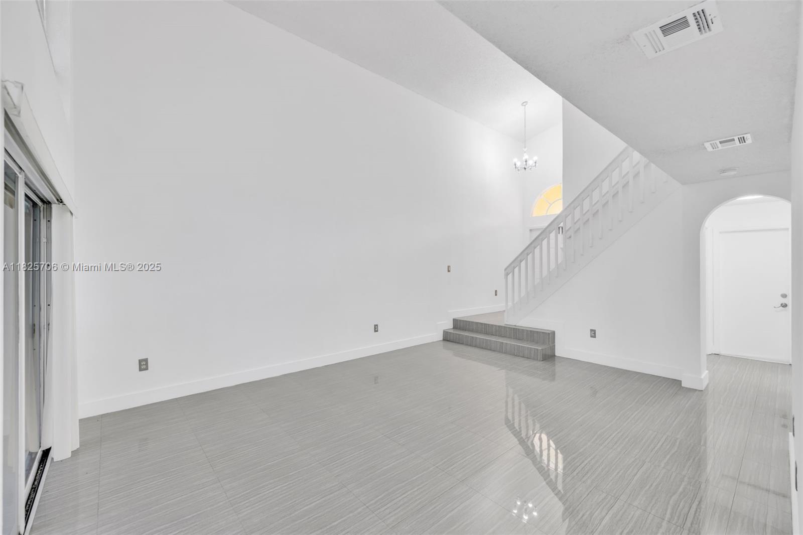 DORAL LANDINGS EAST - Residential