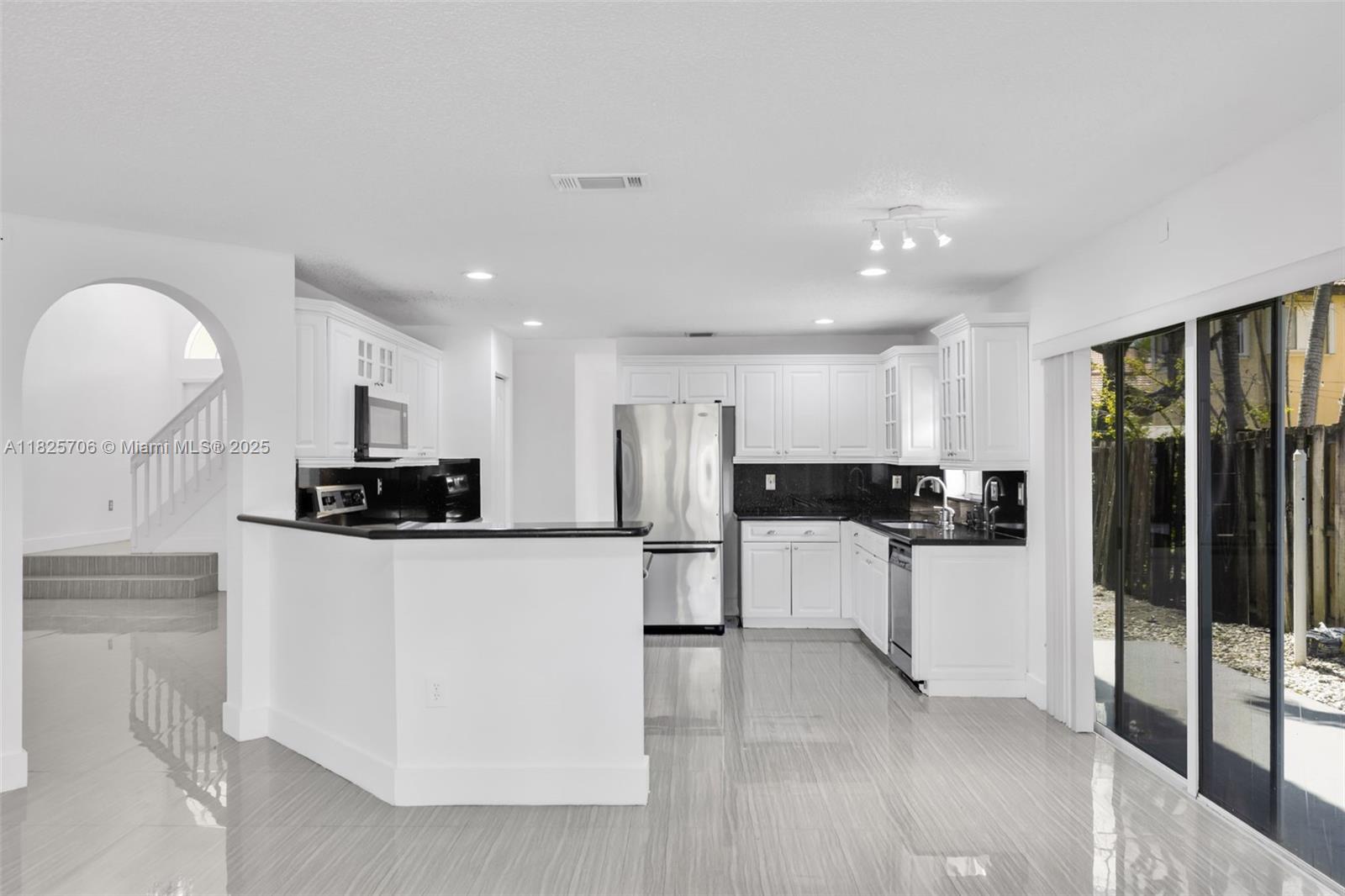 DORAL LANDINGS EAST - Residential