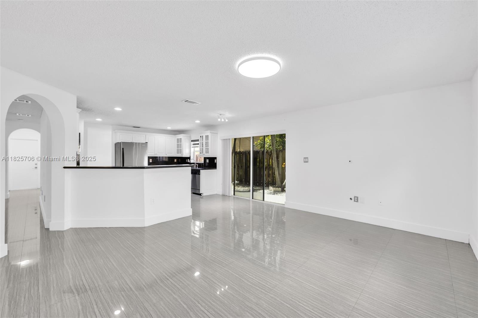 DORAL LANDINGS EAST - Residential