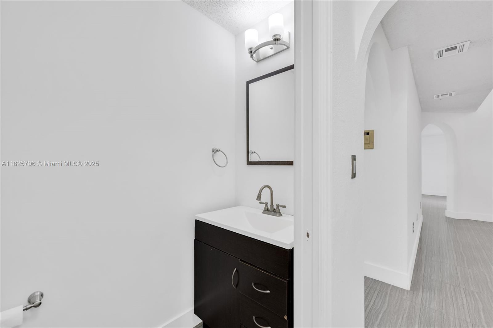 DORAL LANDINGS EAST - Residential