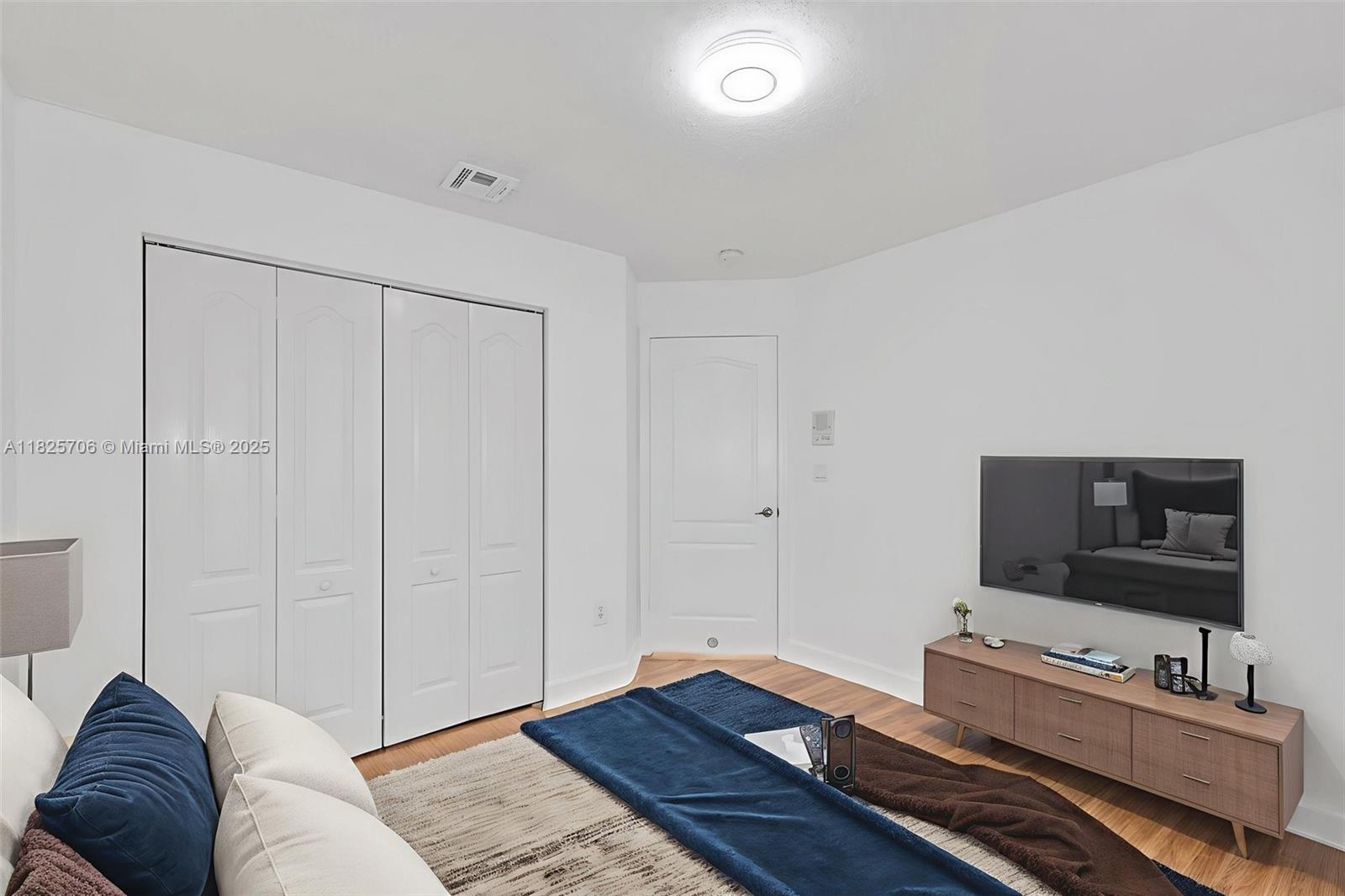 DORAL LANDINGS EAST - Residential