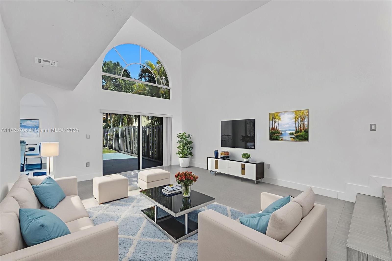 DORAL LANDINGS EAST - Residential