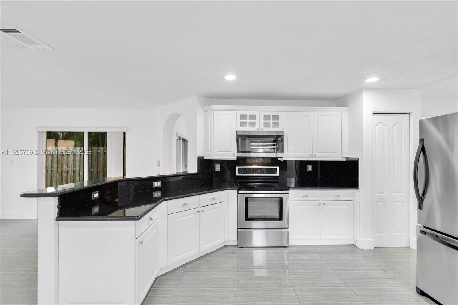 DORAL LANDINGS EAST - Residential