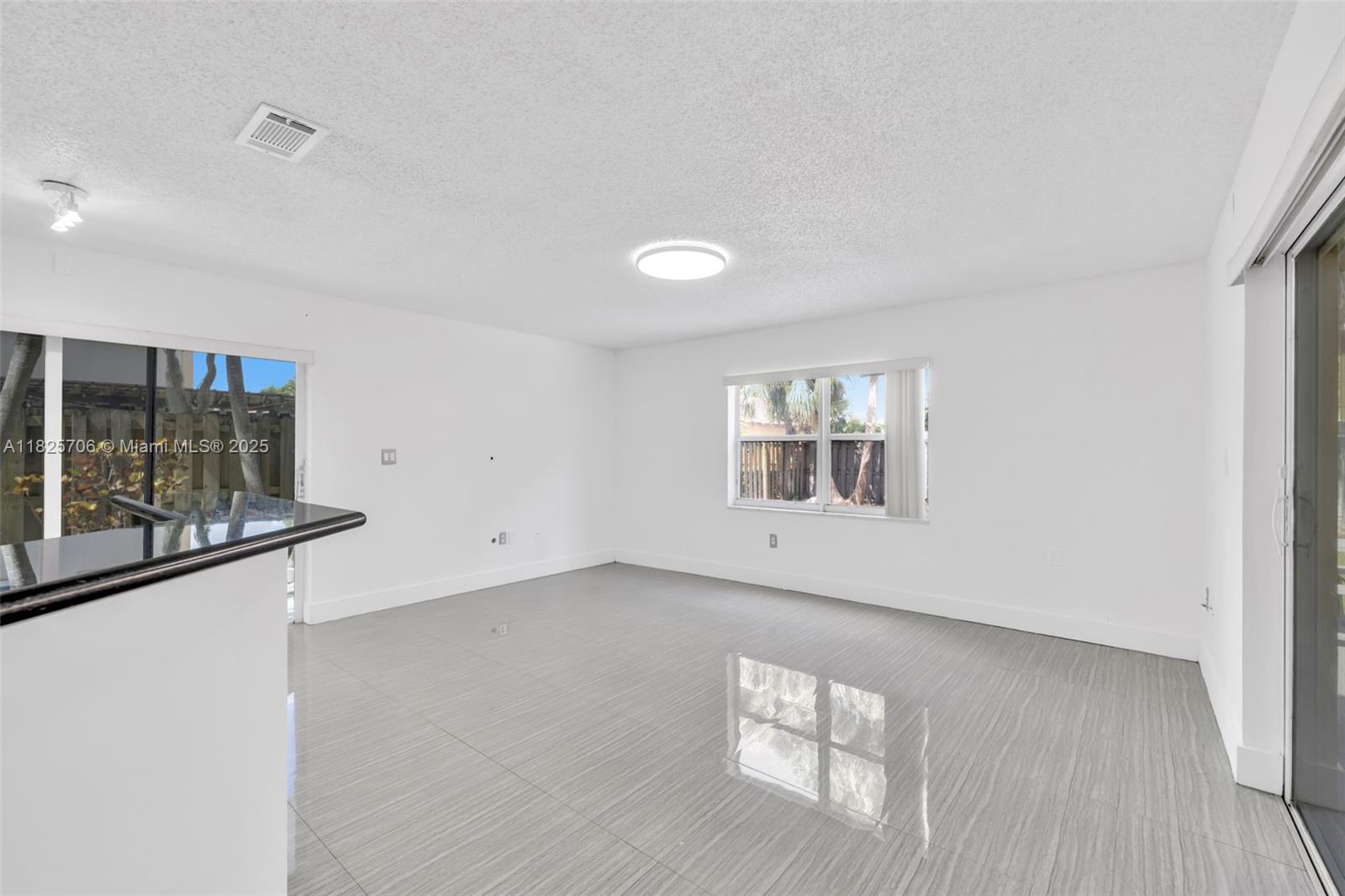 DORAL LANDINGS EAST - Residential