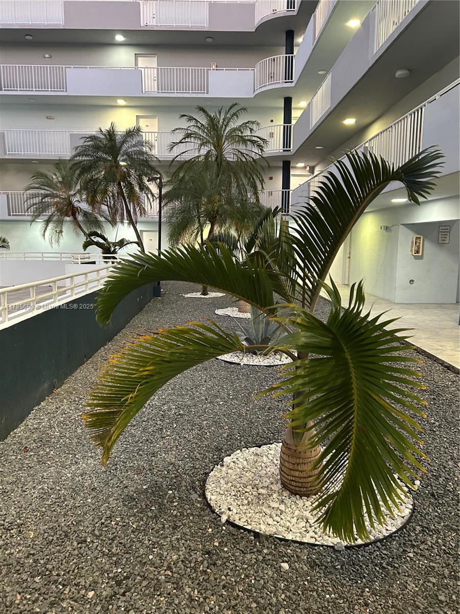 AZUL AT FONTAINEBLEAU CON - Residential