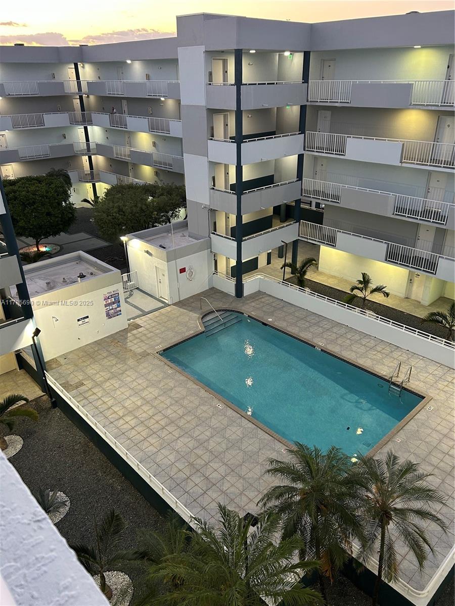 AZUL AT FONTAINEBLEAU CON - Residential