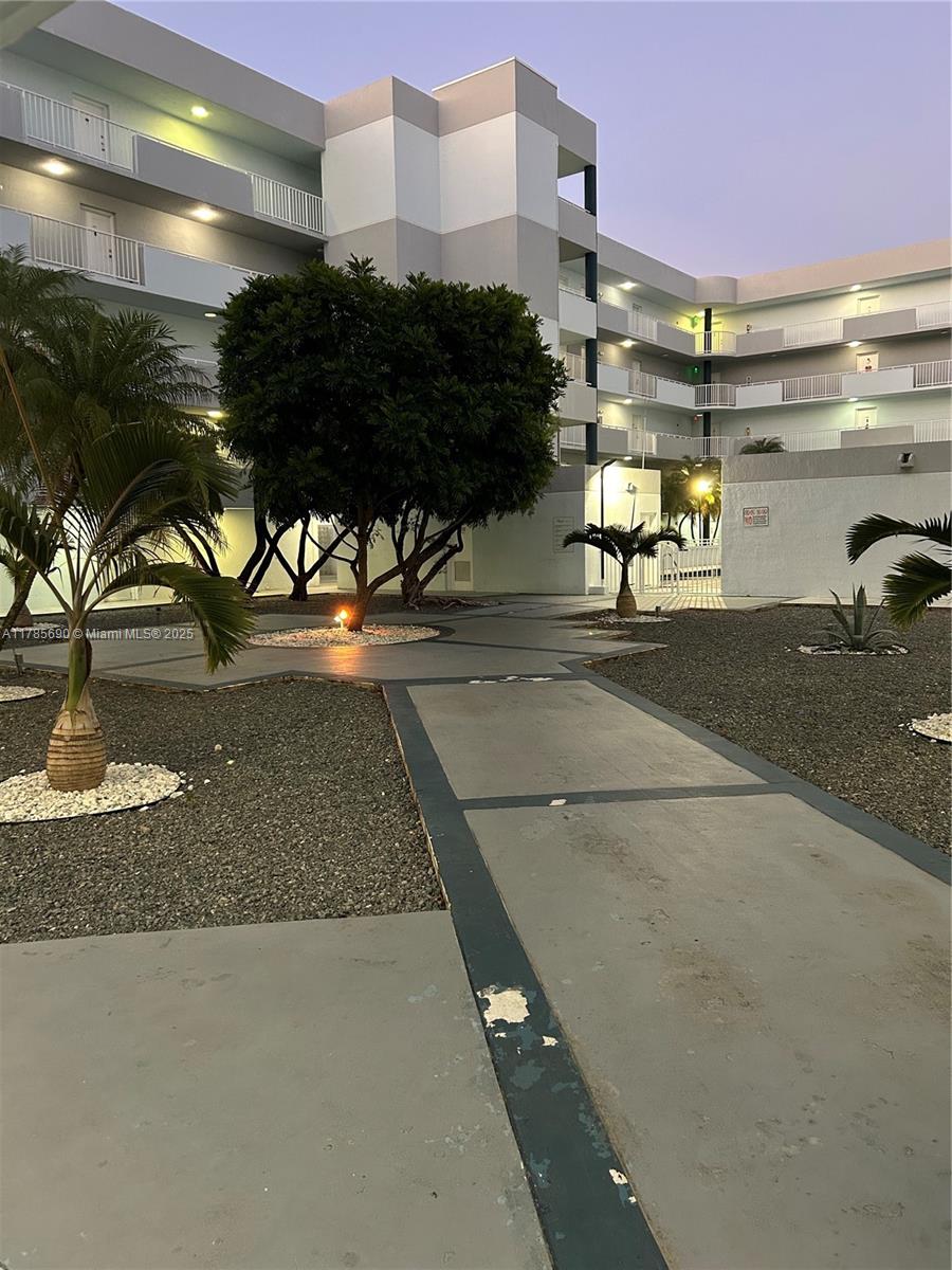 AZUL AT FONTAINEBLEAU CON - Residential