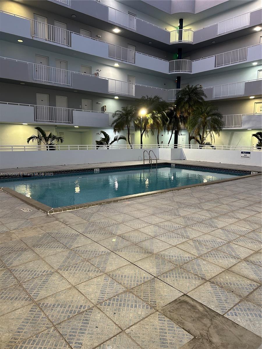 AZUL AT FONTAINEBLEAU CON - Residential
