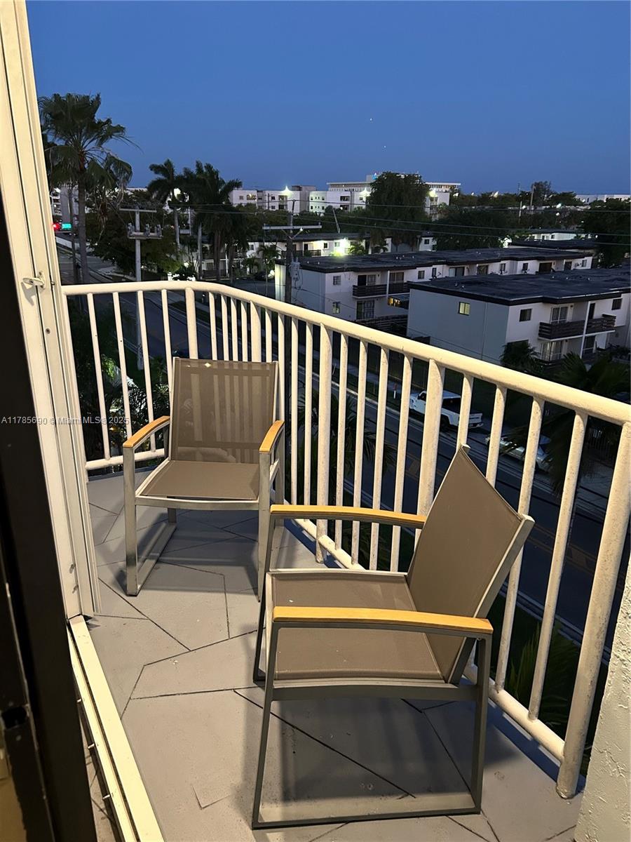 AZUL AT FONTAINEBLEAU CON - Residential