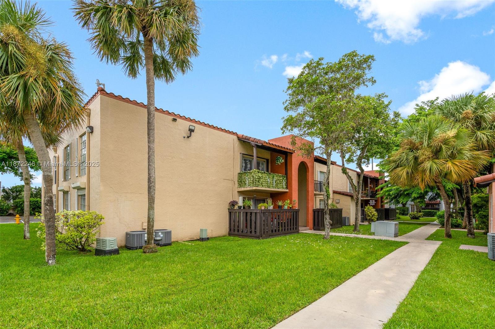 10834 N Kendall Dr X12