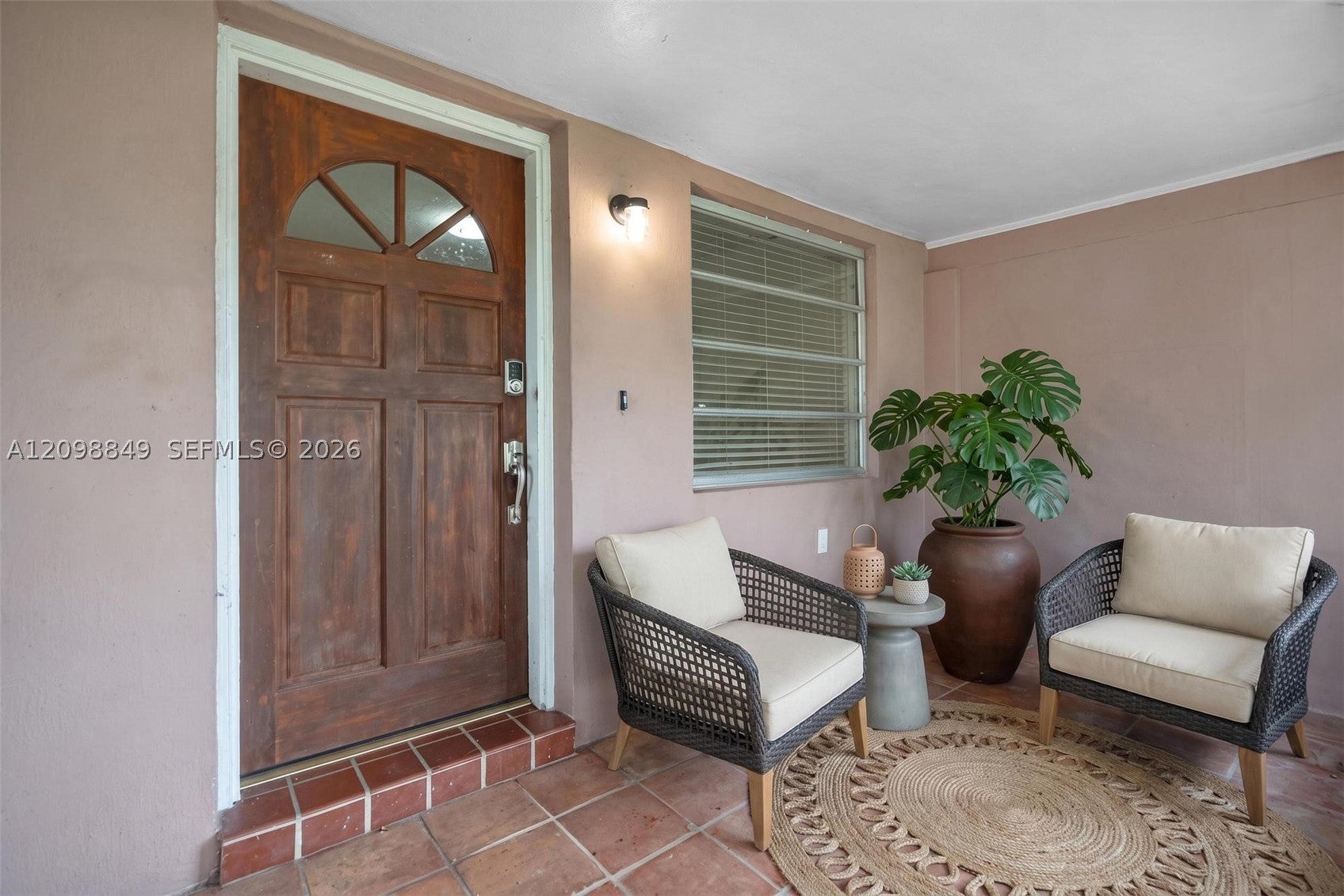 250 Laurel Way, Miami Springs, FL, 33166/$629,000 4 250 Laurel Way