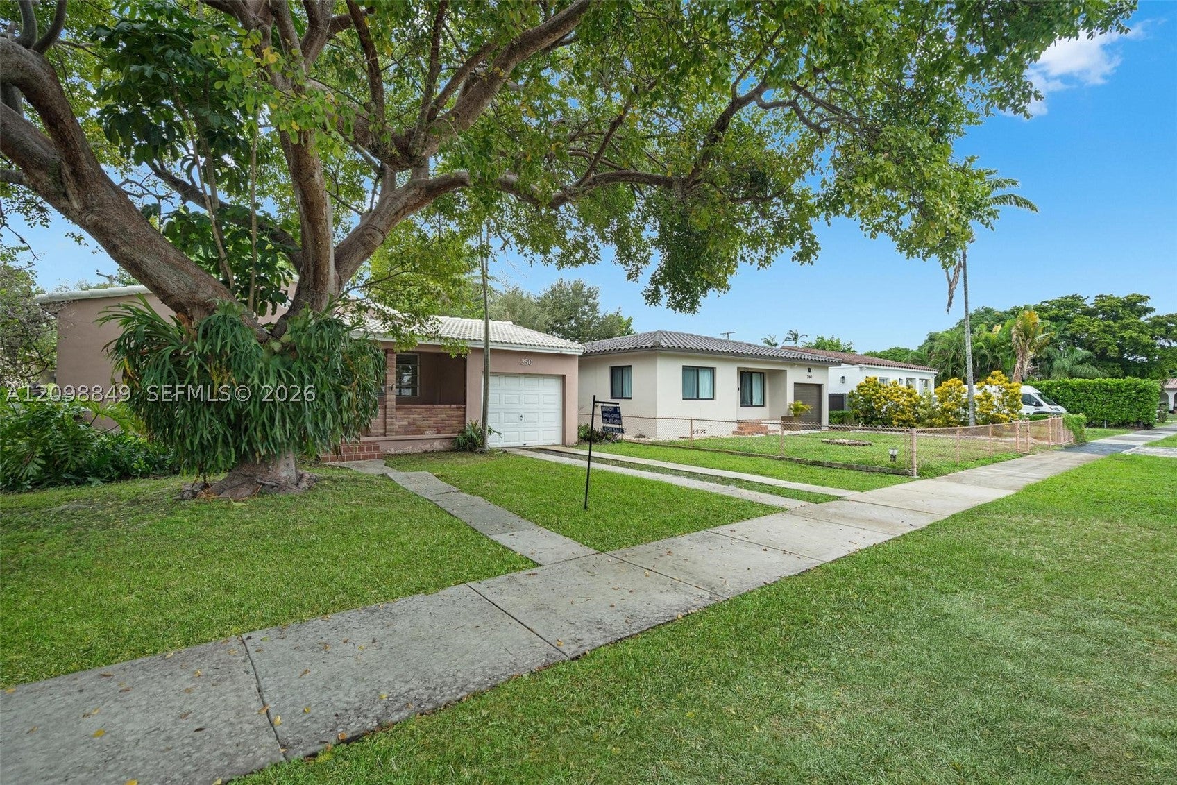 250 Laurel Way, Miami Springs, FL, 33166/$629,000 2 250 Laurel Way