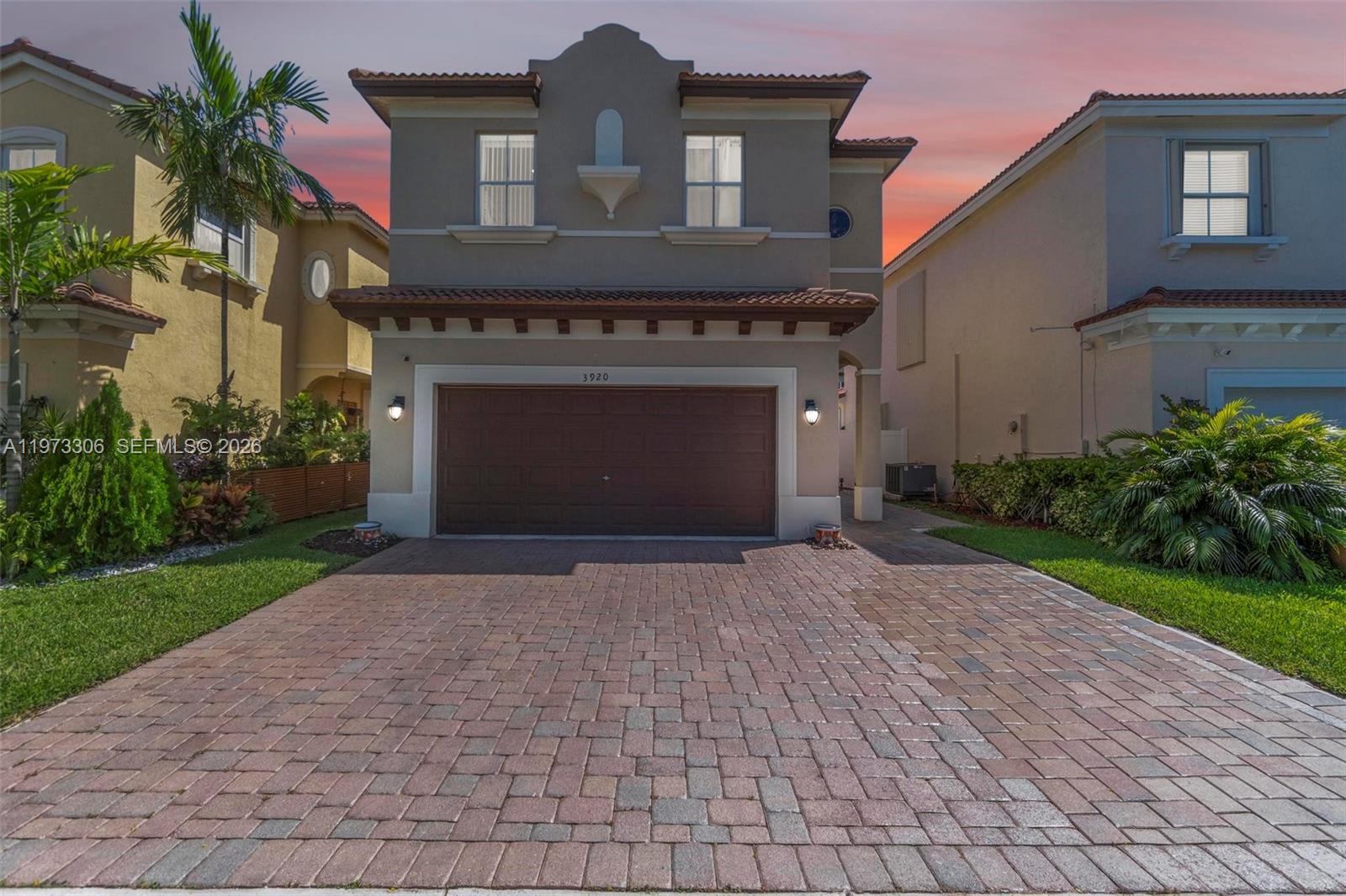 PORTOFINO PALMS - Residential