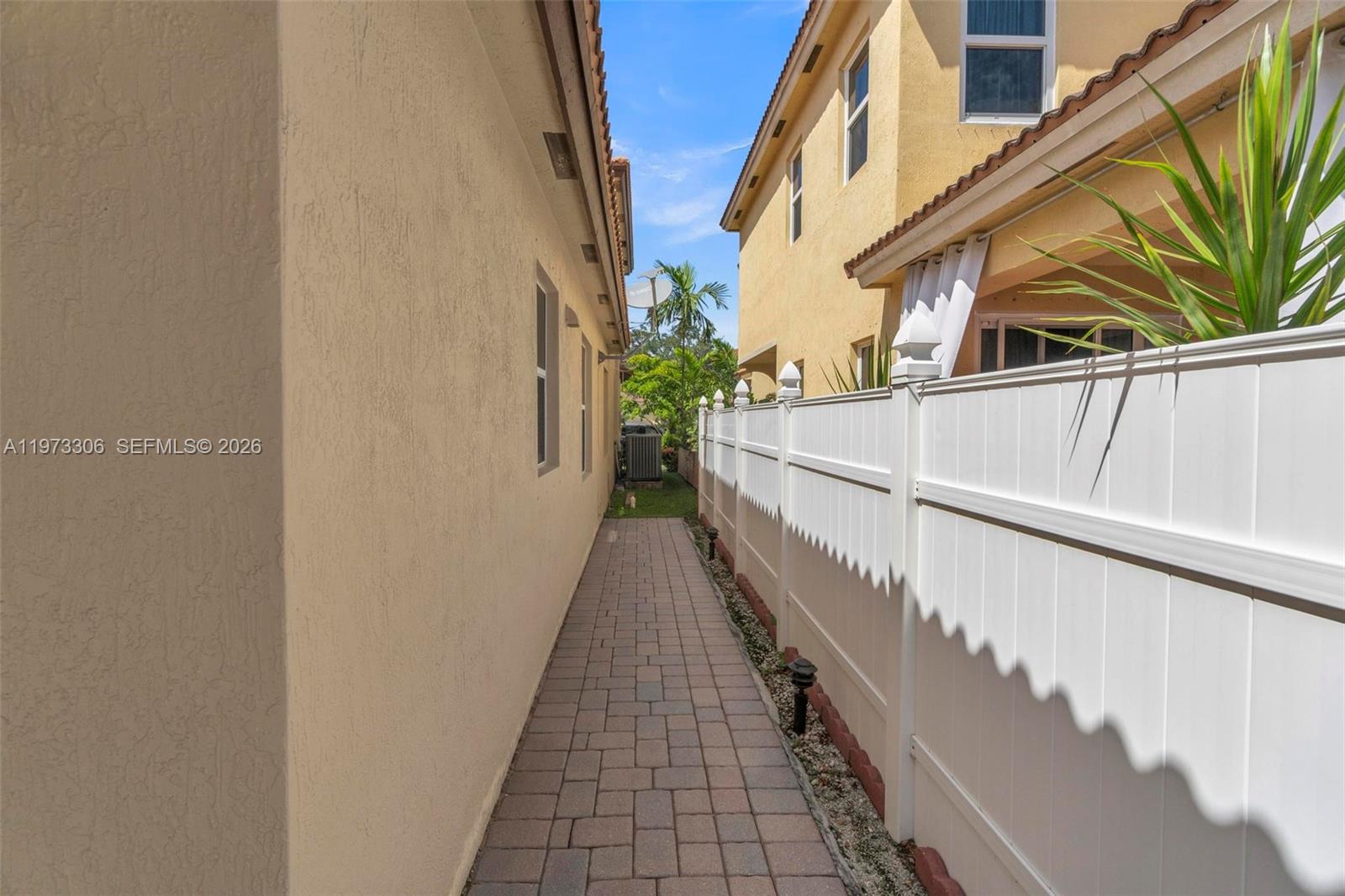 PORTOFINO PALMS - Residential