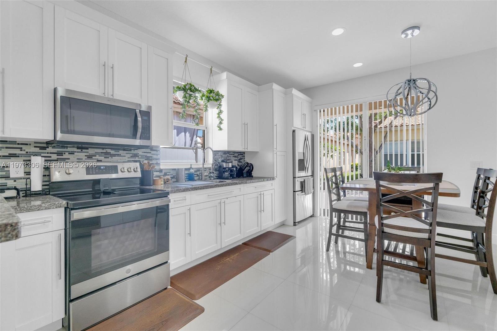 PORTOFINO PALMS - Residential