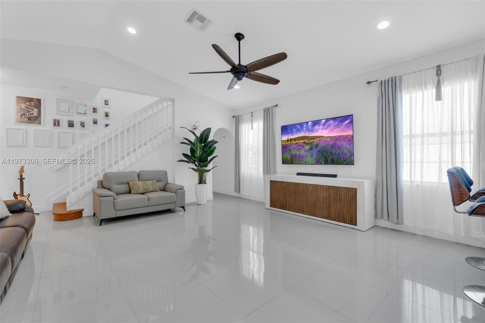 PORTOFINO PALMS - Residential