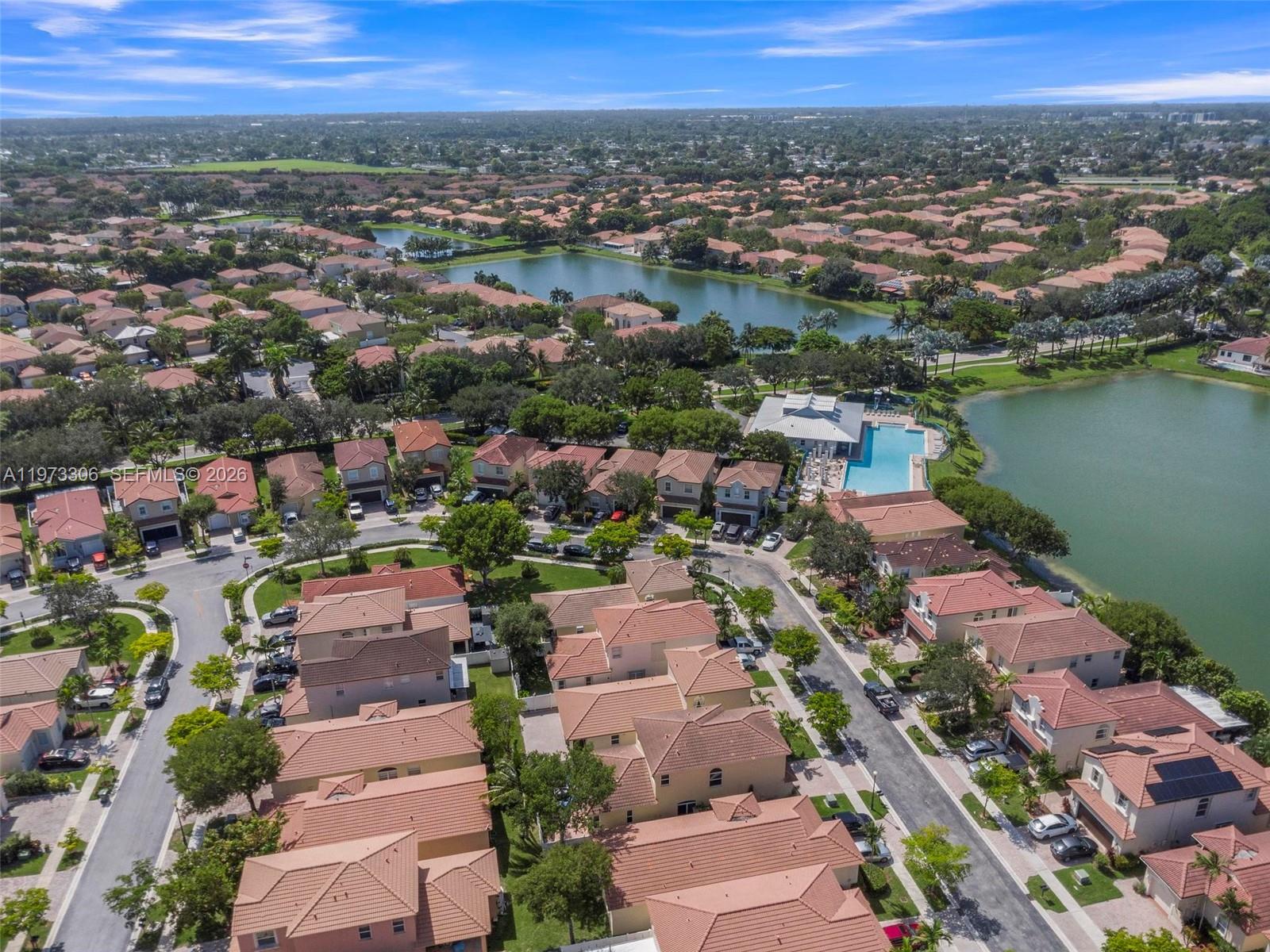 PORTOFINO PALMS - Residential
